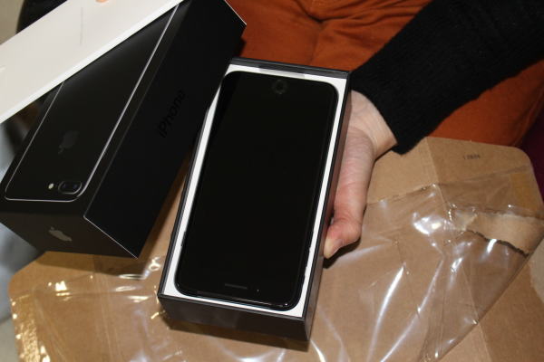 箱入りiPhone7:iPhone7plus開封の儀