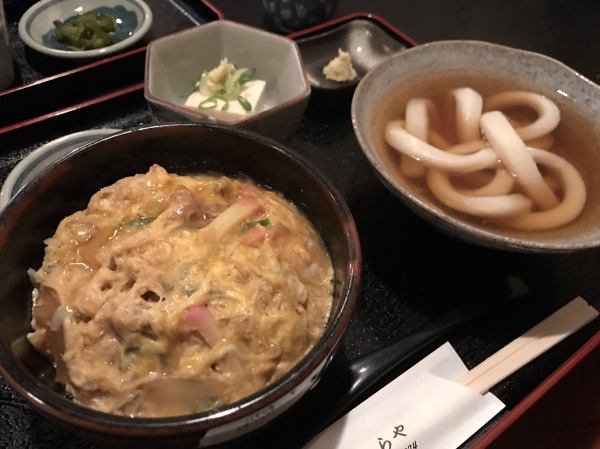 親子丼定食:麺というより縄？たわらやさんで名物1本うどんを食す:京都北野天満宮近く