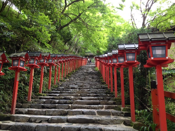 階段：京都観光:京都屈指のパワースポット！貴船神社(京都市左京区)に行ってみた